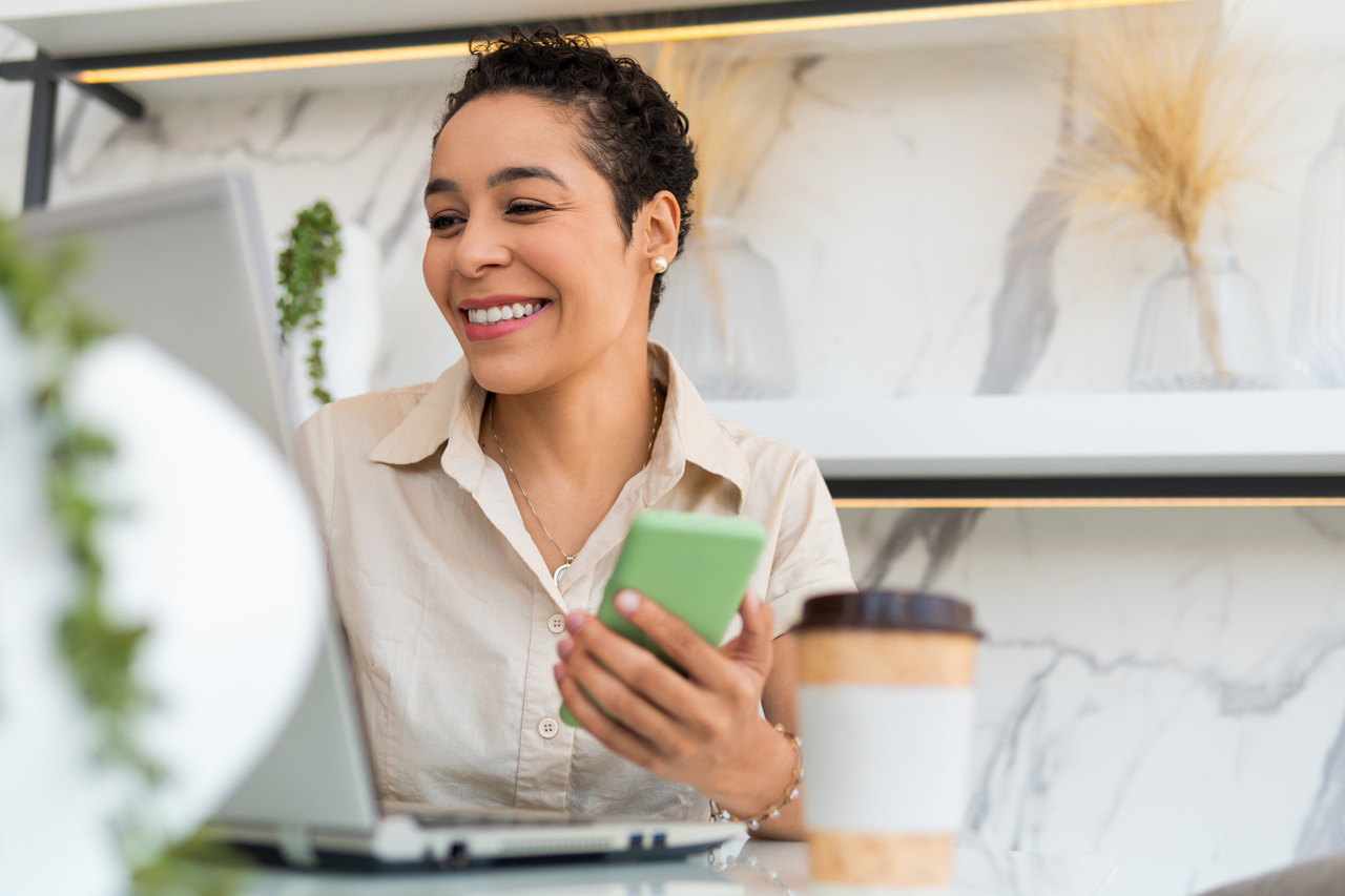 marketplace mulher vendendo online